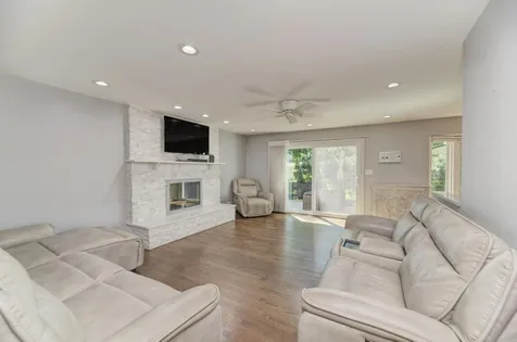 1119 West White Oak Street Arlington Heights IL 60005
