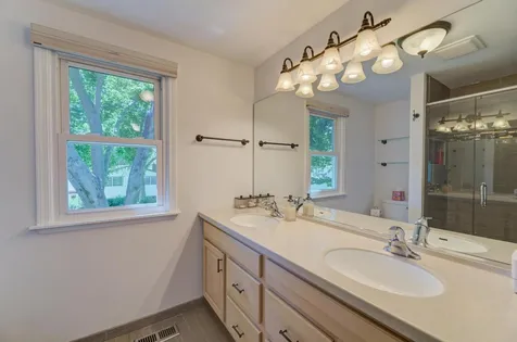 1119 West White Oak Street Arlington Heights IL 60005