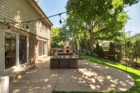 1119 West White Oak Street Arlington Heights IL 60005