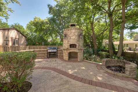 1119 West White Oak Street Arlington Heights IL 60005