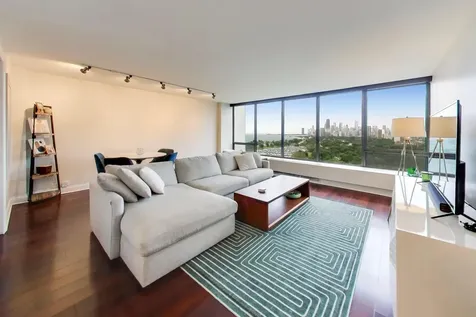 2800 North Lake Shore Drive Chicago IL 60657