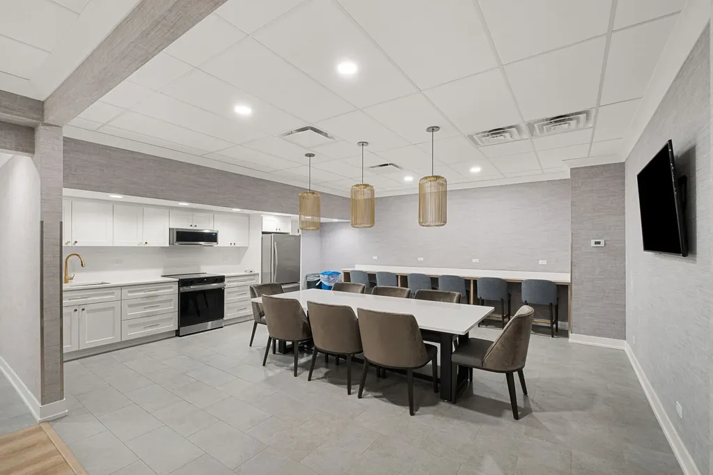 5100 North Marine Drive Chicago IL 60640