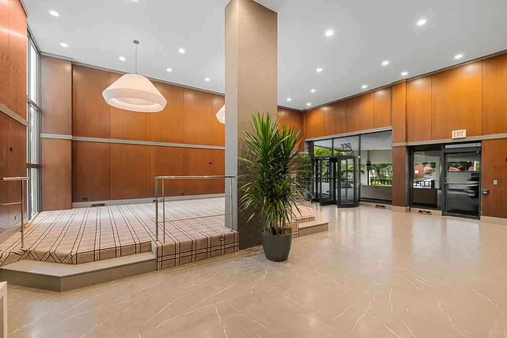 5100 North Marine Drive Chicago IL 60640