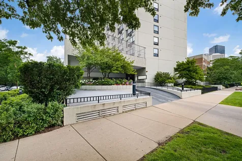 5100 North Marine Drive Chicago IL 60640