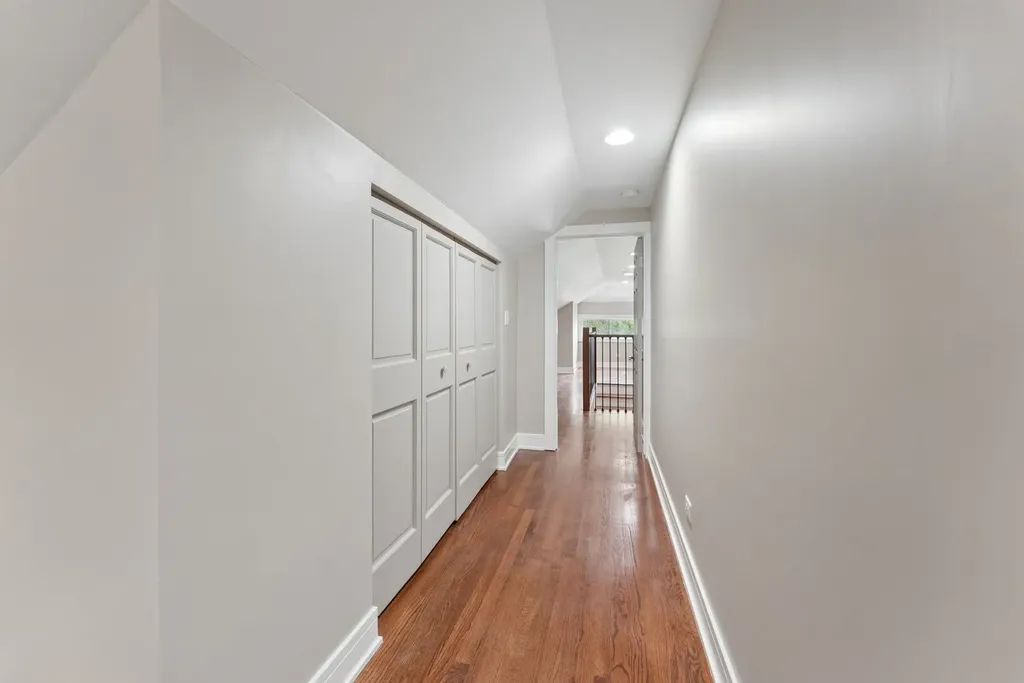 8015 South Paxton Avenue Chicago IL 60617
