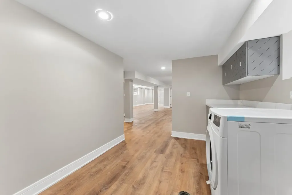 8015 South Paxton Avenue Chicago IL 60617