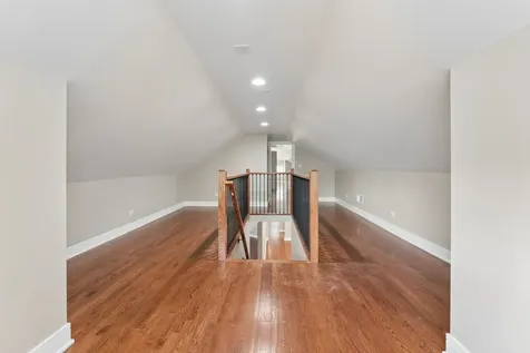8015 South Paxton Avenue Chicago IL 60617