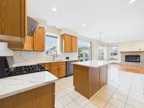 247 Alyssum Court Romeoville IL 60446
