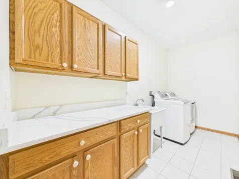 247 Alyssum Court Romeoville IL 60446