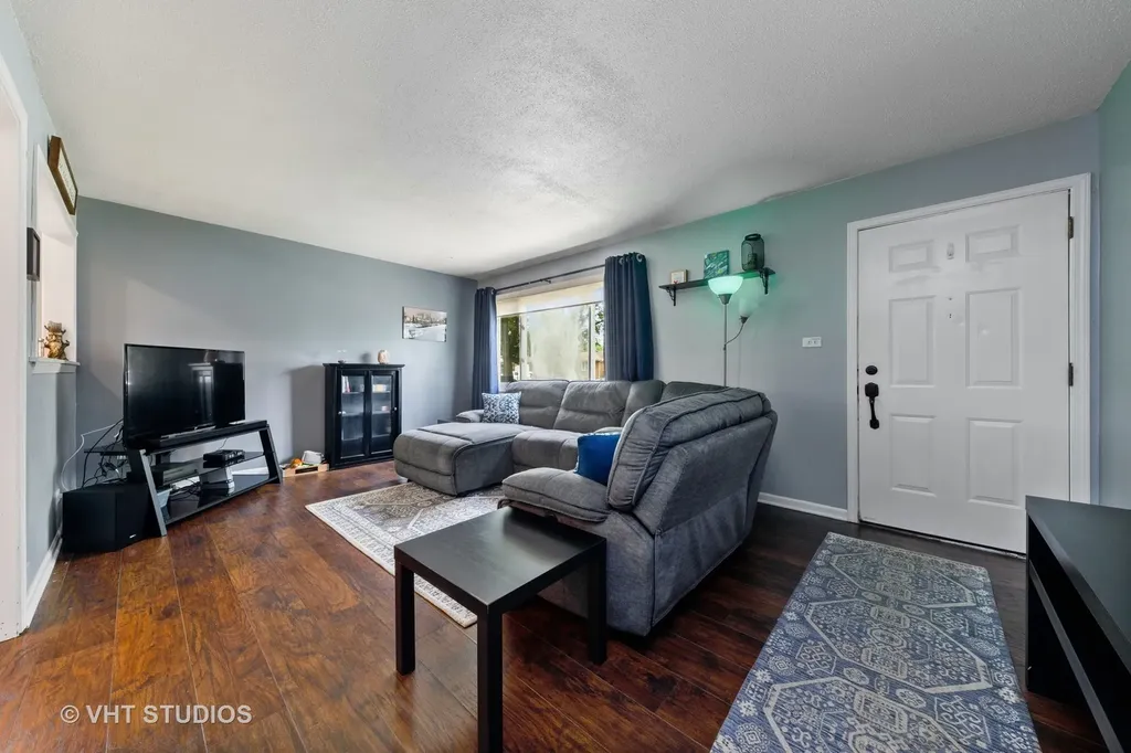 721 North Bierman Avenue Villa Park IL 60181