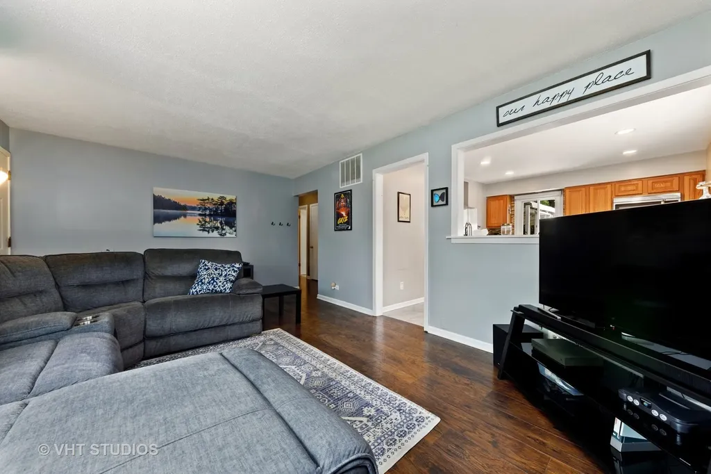 721 North Bierman Avenue Villa Park IL 60181