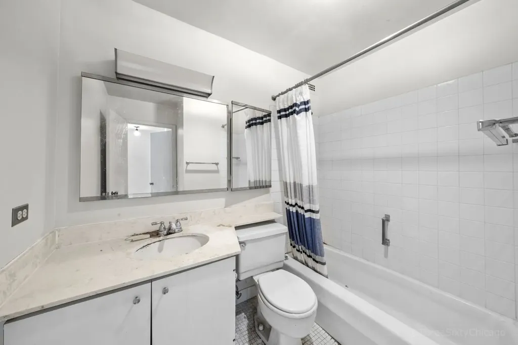 1555 North Sandburg Terrace Chicago IL 60610