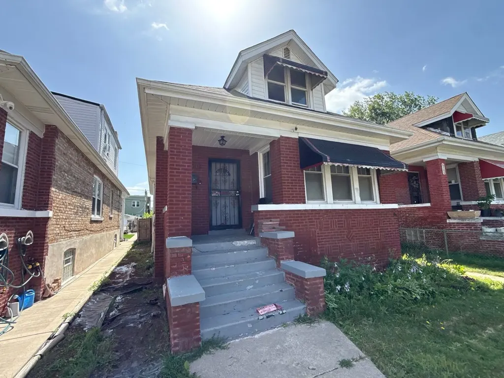 6743 South Carpenter Street Chicago IL 60621
