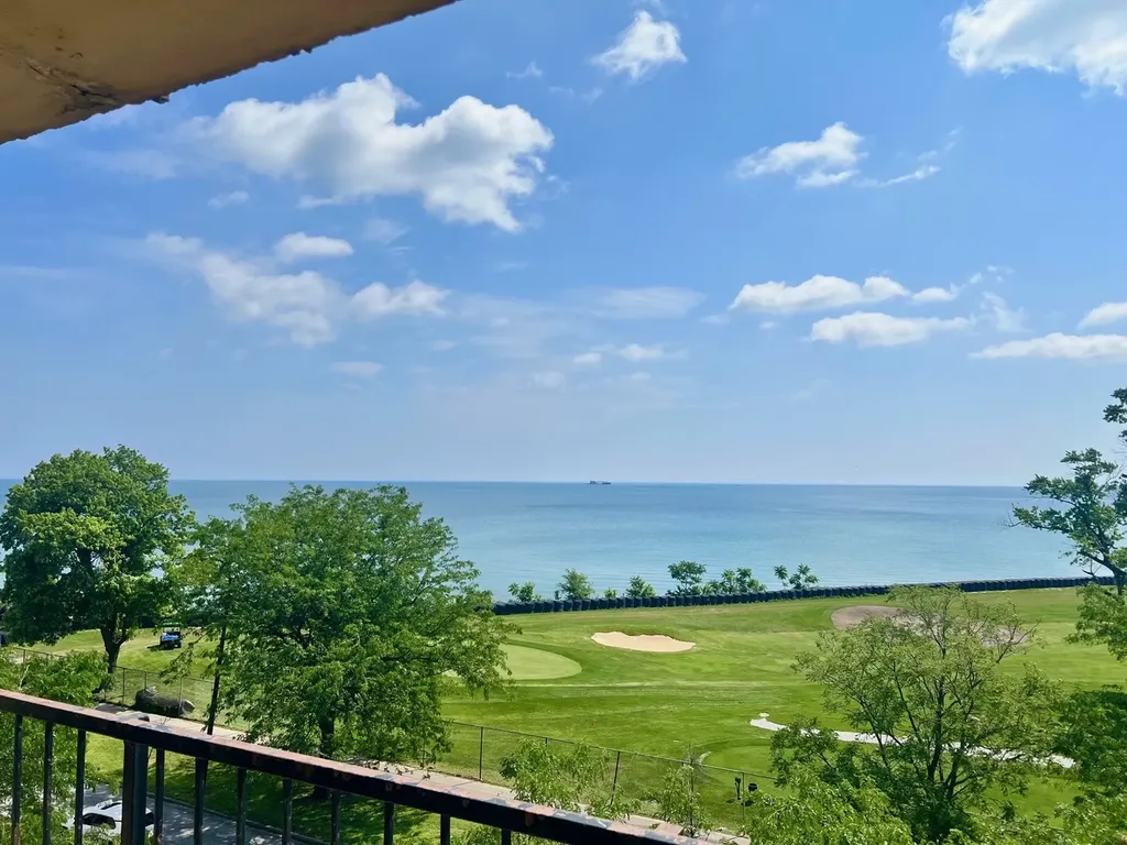 6730 South South Shore Drive Chicago IL 60649