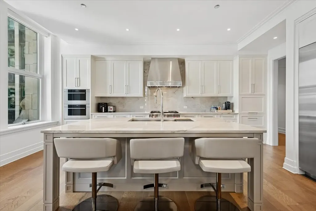 435 North Michigan Avenue Chicago IL 60611