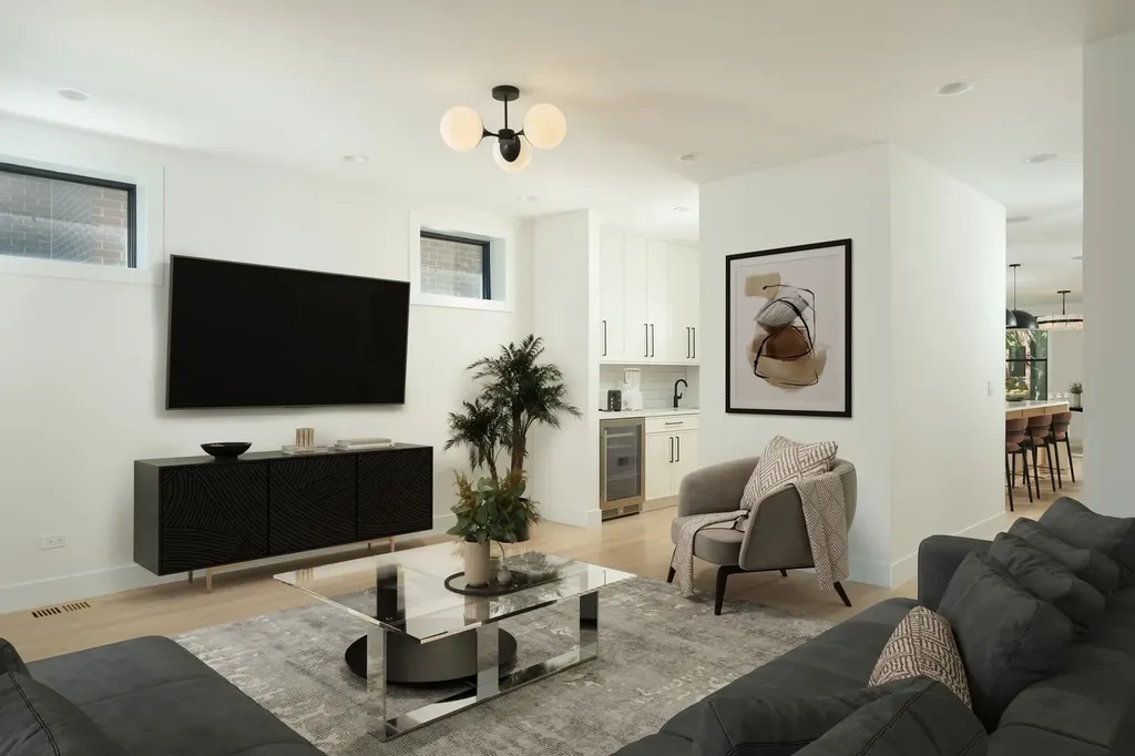 1629 North Burling Street Chicago IL 60614