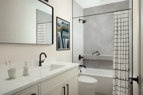 1629 North Burling Street Chicago IL 60614