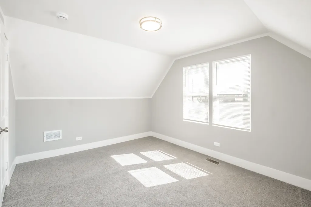 8043 South Yale Avenue Chicago IL 60620