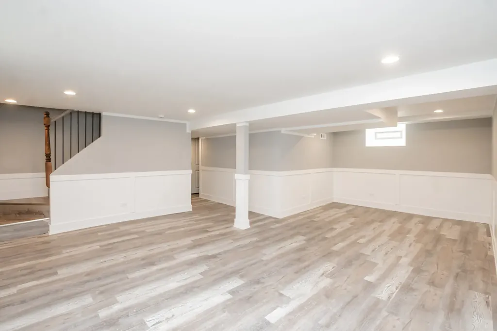 8043 South Yale Avenue Chicago IL 60620