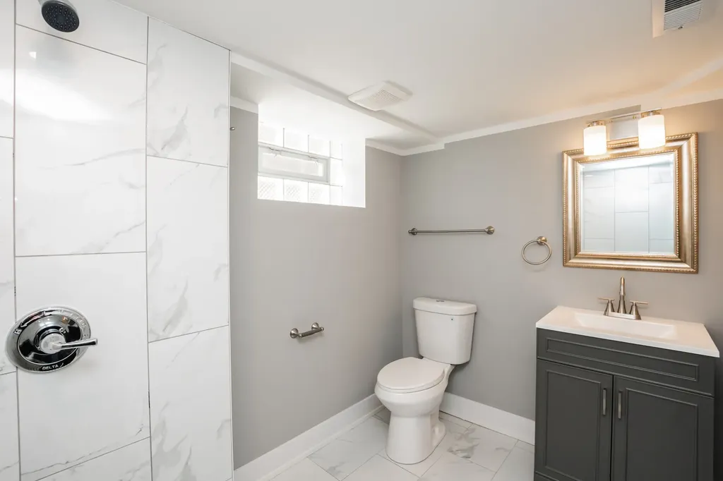 8043 South Yale Avenue Chicago IL 60620