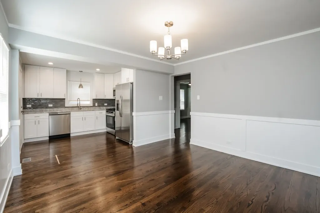 8043 South Yale Avenue Chicago IL 60620