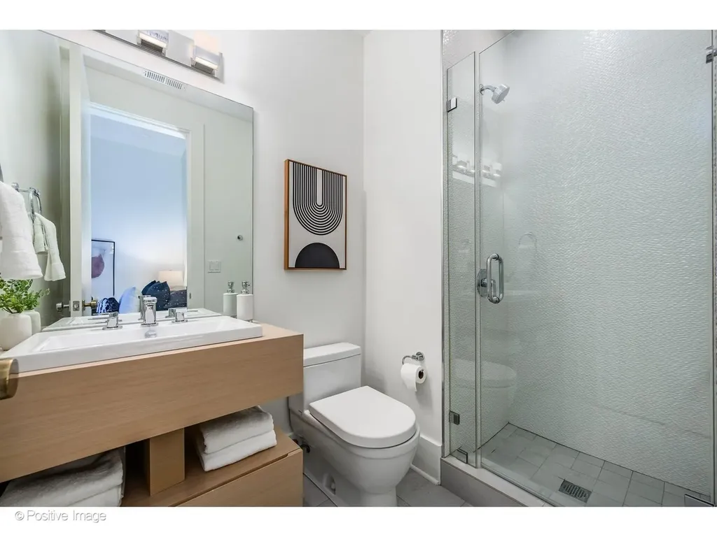 2037 West Division Street Chicago IL 60622