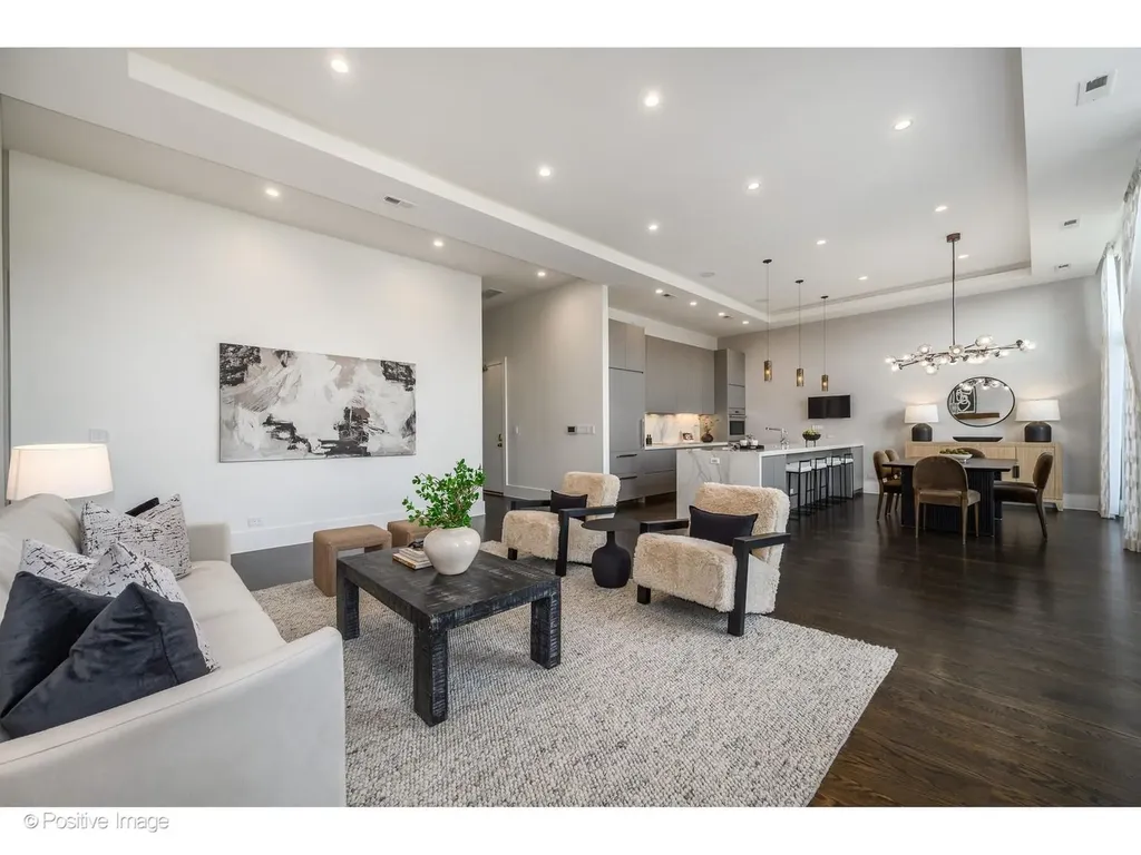 2037 West Division Street Chicago IL 60622