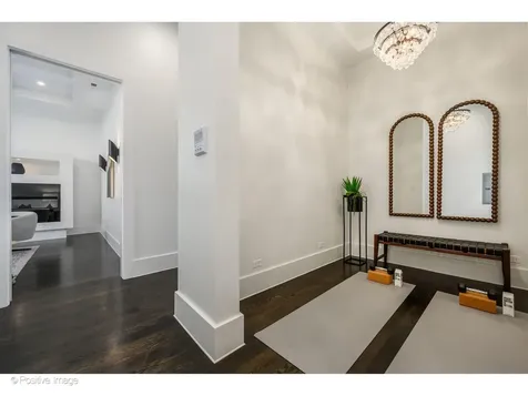 2037 West Division Street Chicago IL 60622