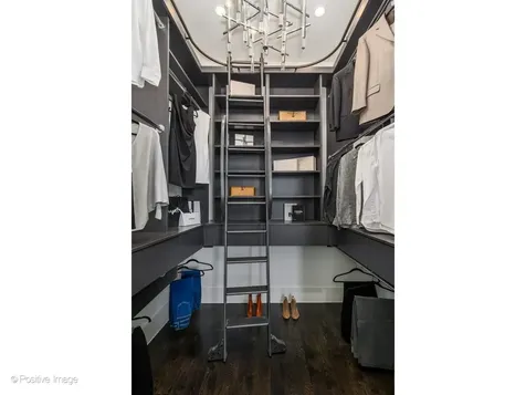 2037 West Division Street Chicago IL 60622