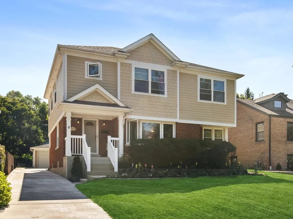 605 South Fern Avenue Elmhurst IL 60126