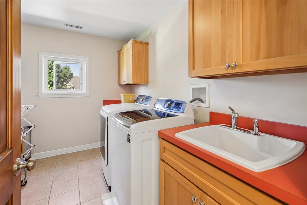 605 South Fern Avenue Elmhurst IL 60126
