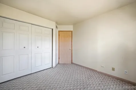 37 Ione Drive South Elgin IL 60177