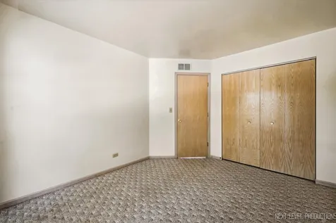 37 Ione Drive South Elgin IL 60177