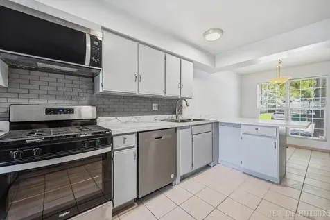 37 Ione Drive South Elgin IL 60177