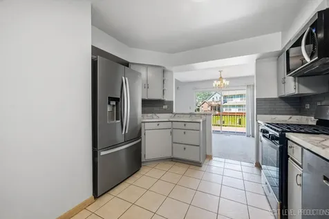 37 Ione Drive South Elgin IL 60177
