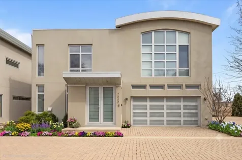 2009 Skyelar Court Highland Park IL 60035