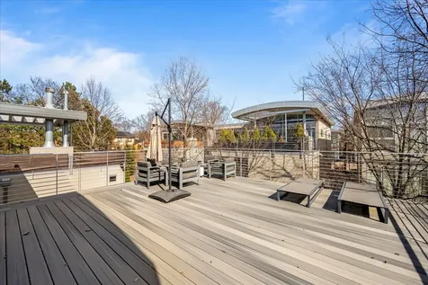 2009 Skyelar Court Highland Park IL 60035