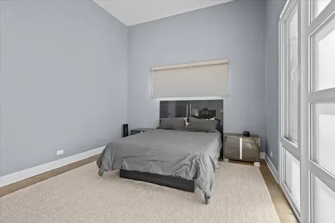 2009 Skyelar Court Highland Park IL 60035