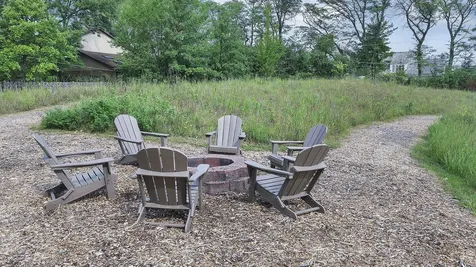 2009 Skyelar Court Highland Park IL 60035