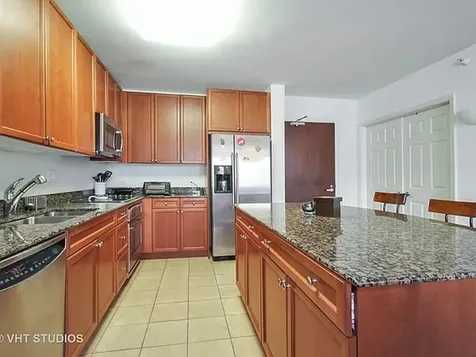 807 Davis Street Evanston IL 60201