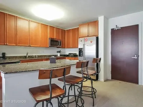 807 Davis Street Evanston IL 60201