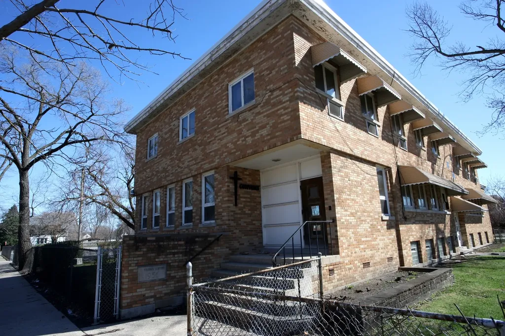 10101-21 South Parnell Avenue Chicago IL 60628
