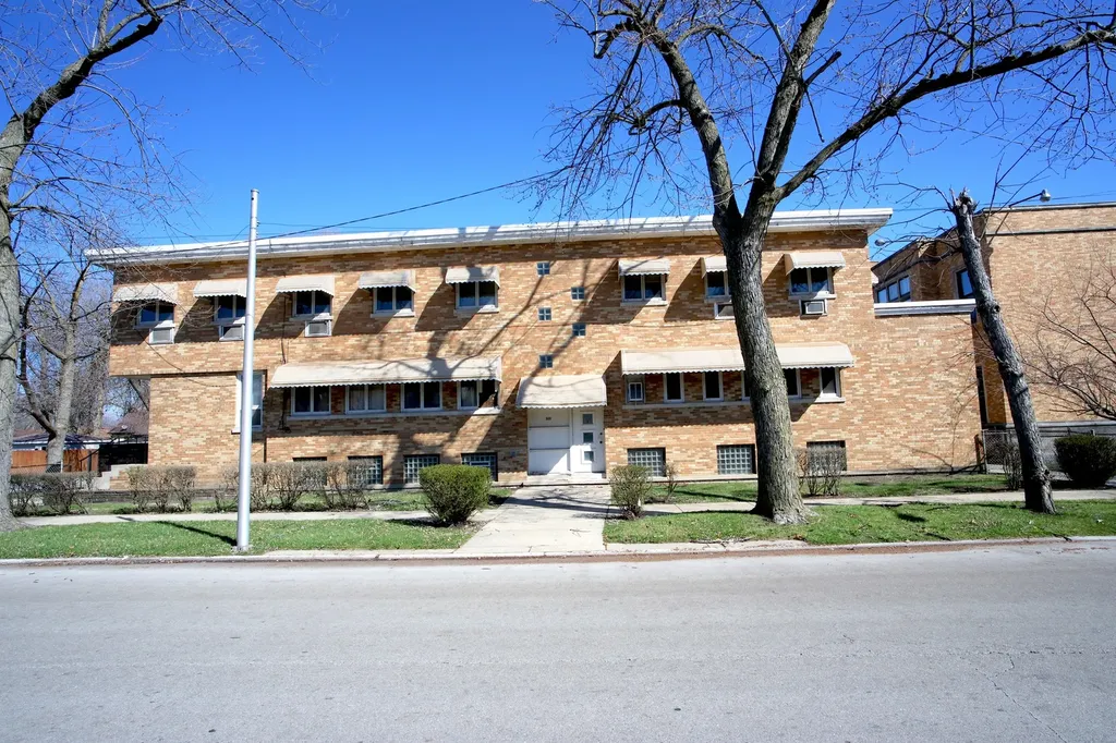 10101-21 South Parnell Avenue Chicago IL 60628