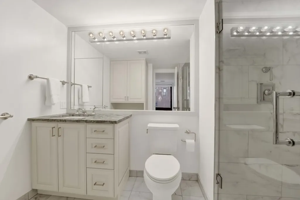40 East Delaware Place Chicago IL 60611