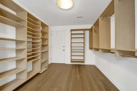 40 East Delaware Place Chicago IL 60611