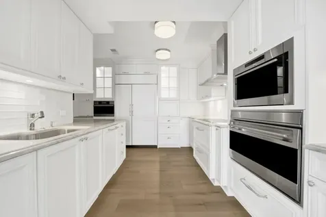 40 East Delaware Place Chicago IL 60611