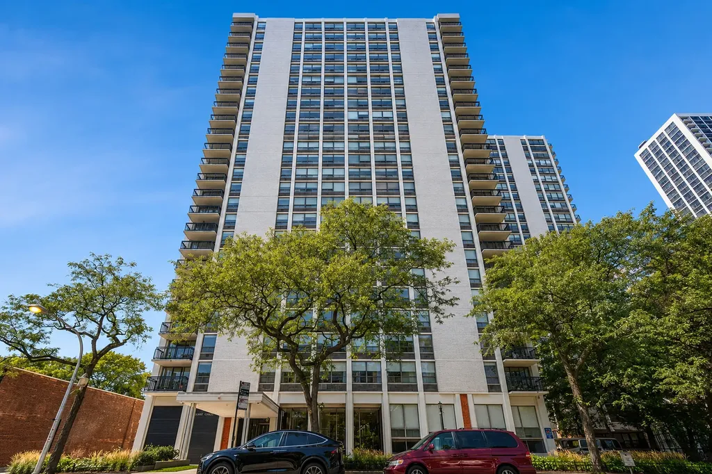 1455 North Sandburg Terrace Chicago IL 60610