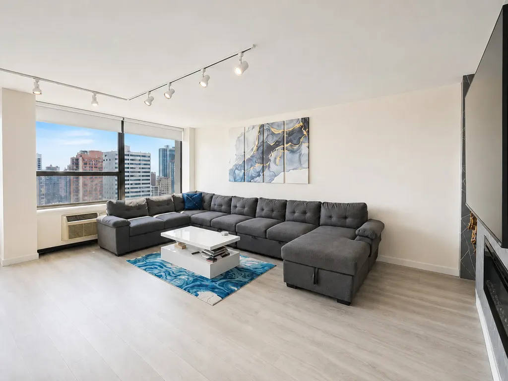 1455 North Sandburg Terrace Chicago IL 60610