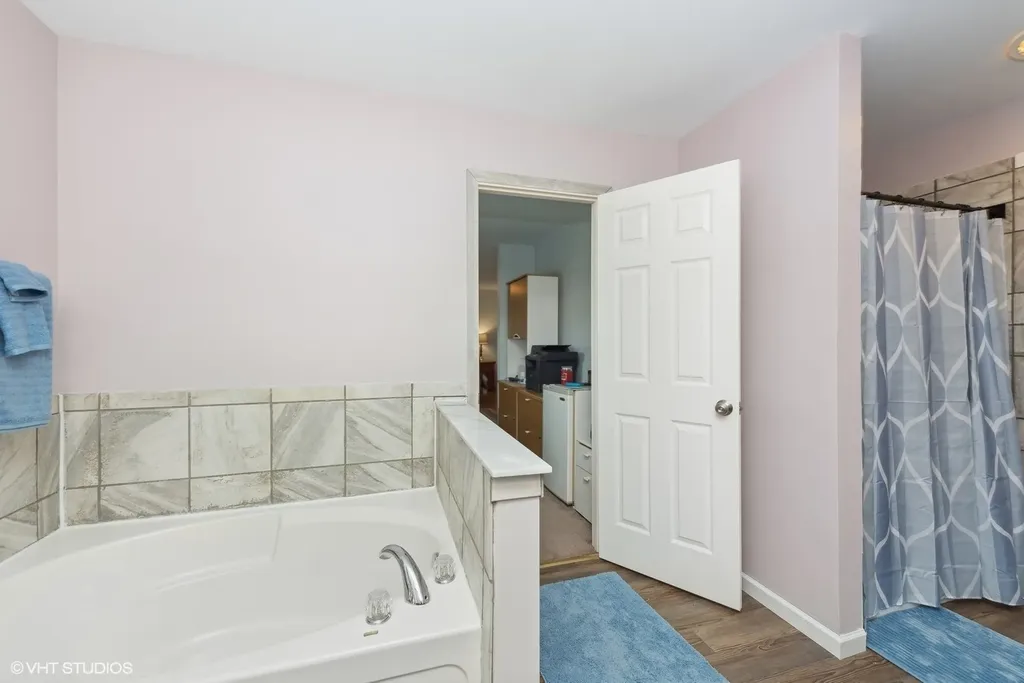 11061 Bayou Court Huntley IL 60142