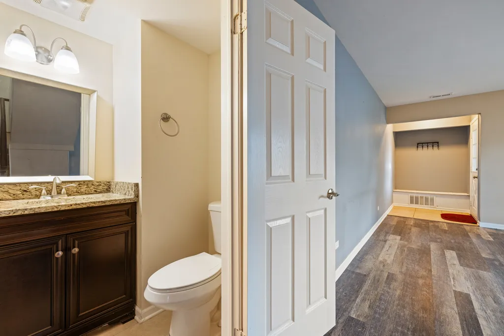 510 Nebraska Circle Carol Stream IL 60188